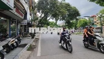 Tôi cần bán gấp nhà mặt phố Kim Ngưu 5tầng mặt phố kinh doanh