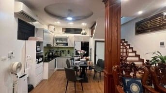 Bán Nhà Tại Phố Quốc Tử Giám, 9,9 tỷ, 48m2 x 5 Tầng, Nội Thất Cao Cấp