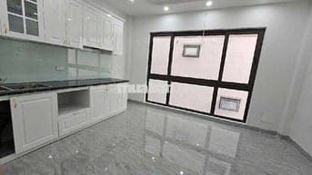 7.2 Tỷ nhà Cổ Nhuế 30m , 6 tầng , 20m ra ngõ oto
