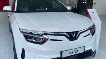 VinFast VF8 2025 Plus siêu ưu đãi đến 168 triệu