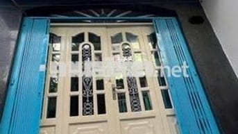 NHÀ 2 TẦNG, DT (4X7)M2 NỞ HẬU, HẺM XE HƠI TỞI CỬA, GIÁ 4,05 TỶ CÒN TL