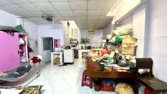 BÁN NHÀ NGAY NHÀ THỜ TRUNG MỸ TÂY - HẺM XE HƠI - XE HƠI NGỦ TRONG NHÀ 