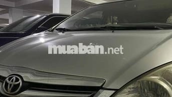 Toyota Innova 2009 - 20000 km