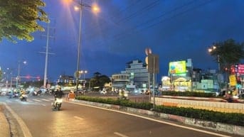 Toà nhà Văn phòng Mặt tiền Phạm Văn Đồng, Bình Thạnh - DT 93M²(4.2x22)