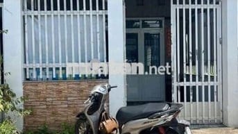 Cần tiền bán gấp căn nhà ở Đ. Tân Hiệp 18, Hóc Môn 100m2 SHR giá 946tr