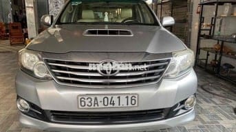Toyota Fortuner 2015 2.5G 4x2 - 290000 km