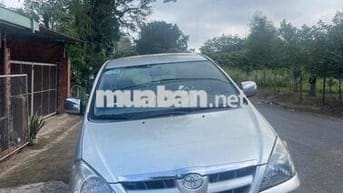 Toyota Innova 2007 G - 100000 km