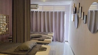 Cho thuê nha NC gần mặt tiền, liền kề Q1