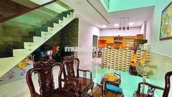 BAN NHÀ ĐẸP HẺM 8M – 3 TẦNG – DT 5 x 18 90M² – CHỈ 9.5 TỶ, GẦN ĐH LUÂT