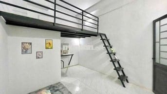 PHÒNG TRỌ GIÁ RẺ GÁC CAO, CÓ THANG MÁY, BẢO VỆ AN NINH, GẦN TRƯỜNG VHU