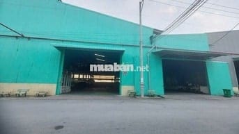 Cho thuê kho xưởng 1.700m2 Bến Lức giáp HCM, PCCC đầy đủ, giá : 68k/m2