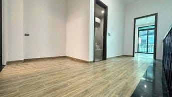 Nhà mới 3 tầng đẹp, giá tốt, dọn vào ở ngay