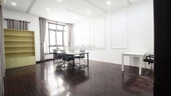 Giá 5$/m2 Cho 252m2 - Có sẵn 7P làm việc - Ngay Nguyễn Văn Trỗi Q. PN