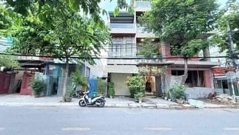 NHÀ 3 TẦNG MẶT TIỀN ĐƯỜNG NGUYỄN PHƯỚC NGUYÊN zá bằng nhà kiệt