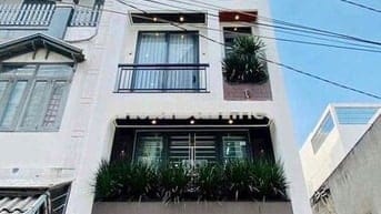 Cô Hoa cần bán nhà đường Lê Thị Bạch Cát, Quận 11. giá 5Tỷ570/ 54m2.