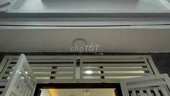 Bán nhà 3 tầng + 1 tum mới xây