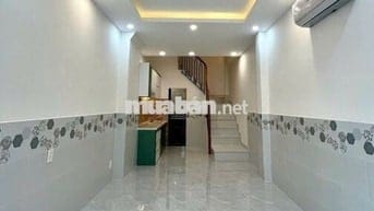 NHÀ HOÀNG DIỆU Q4- HẺM 4m- 3x7- 3 LẦU ĐÚC - KO QH- GIÁ 4 TỶ NHỈNH