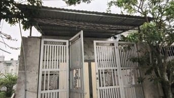 Nhà riêng chính chủ, 2 phòng ngủ, 100% thổ cư, giá 780trieu bao giấy