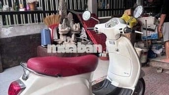 VESPA TRẮNG NGỌC TRAI