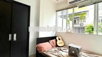 Cho Thuê Căn Hộ 2PN Ban Công Ngay Ngã Tư Hàng Xanh ,Gần VLU CS3,Hutech