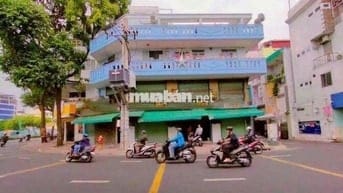 Gia đình đi định cư cần bán nhà đẹp, 2 mặt tiền, quận Phú Nhuận.