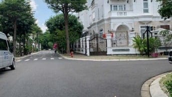 Bán biệt thự Cityland Garden P5 Gò Vấp. DT 9x19 4 tầng hầm, giá 39 Tỷ 