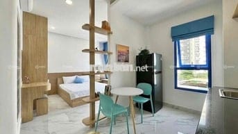 Căn Hộ Cửa Sổ Trời Tách Bếp Phú Nhuận Gần Phan Xích Long Trường Sa Q1