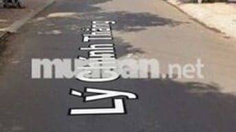 Bán đất mặt tiền Lý Chính Thắng - Mê Trô