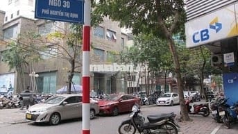Cho thuê nhà ngõ 34 Nguyễn Thị Định, Dt 65m2 x 5 tầng, 30 triệu/tháng