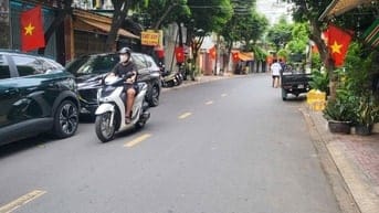 Bán nhà HXH 7m Cộng Hoà p4 Q. TB dt: 5 x 20m Kc : 4 lầu giá : 17.8 tỷ