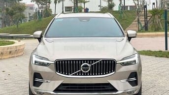 Volvo XC60 2023 Ultimate Dark B6 AWD - 26000 km