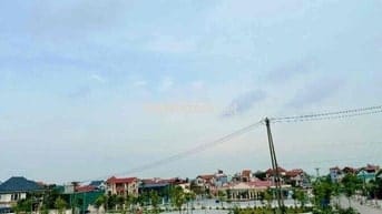 THÀNH PHỐ VEN SÔNG – NGÕ THÔNG TỨ PHÍA – VÀI BƯỚC CHÂN RA TRỤC KINH DO