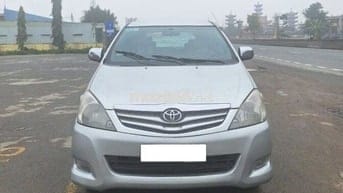 Toyota Innova 2009 bản G xe gia đình rộng rãi