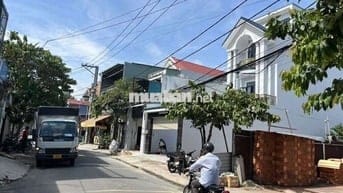 Mặt tiền KD, đường gần 20m, 70m2,  xuân Thới Thượng 32, chỉ 5,299 Tỷ.