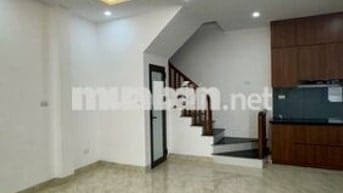 Nhà Đức Giang 32m2-5 tầng-3 p.ngủ-5.75 tỷ,ô tô, gần Bình Minh Garden