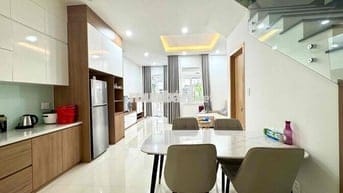 Cần chuyển nhượng nhà phố full nội thất, 1 trệt 2 lầu, KDC Lovera Park