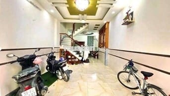 12/3 bắc hải q10.hem 7m.dt.4x18m 2 lầu 3 phòng ngủ