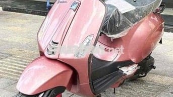 vespa SẮC HỒNG CHAMPAGNE