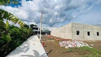 5 Nền F0 Ngay Chợ Hưng Long 4,3 x 20m . Có Sẵn Giấy Phép Xây Dựng. SHR