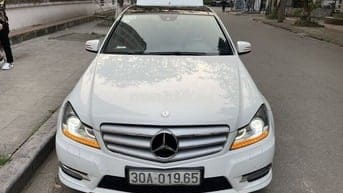 Mercedes C300 AMG Plus Dây đai đỏ , cửa nóc đôi