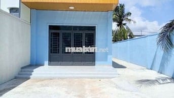 Nhà cấp 4: 1 P. Khách-  2 P Ngủ -1 Phòng bếp, diệun tích 100m2.