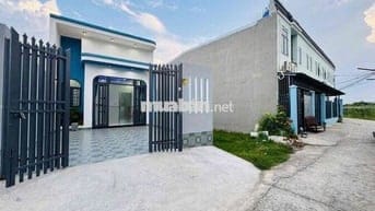 Chủ đang kẹt tiền cần bán gấp căn Villa cấp bốn siêu đẹp sổ hồng riêng