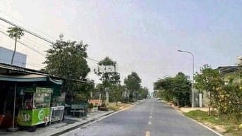 Ông chú chuẩn bị định cư nước ngoài cần bán  để lại giá rẻ , kế bên