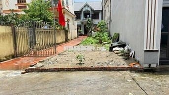 Bán lô đất thôn Gia Trung , Quang Minh, HN. 3 mặt thoáng, mặt tiền