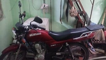 Cần bán xe tay côn đang sử dụng tốt của Suzuki 