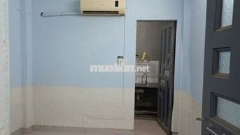 Phòng như hình ngay chợ Bà Chiểu có máy lạnh bếp WC riêng trong phòng