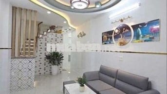 Nhà nở hậu ngay vòng xoay Lê Đai Hành đường Âu Cơ, phương 14, Quận 11