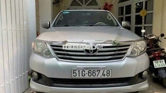 GĐ bán xe Toyota Fortuner bản V cao cấp số tự động