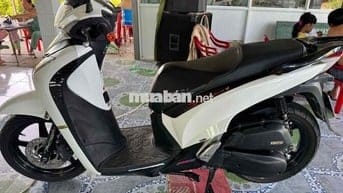 Cần bán xe SH150i màu trắng