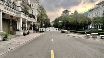 LIỀN KỀ LOUIS CITY ĐẠI MỖ -100M-5 TẦNG-GARA-VỈA HÈ-VIEW VƯỜN HOA -VIP
